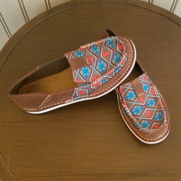 ariat cruisers aztec